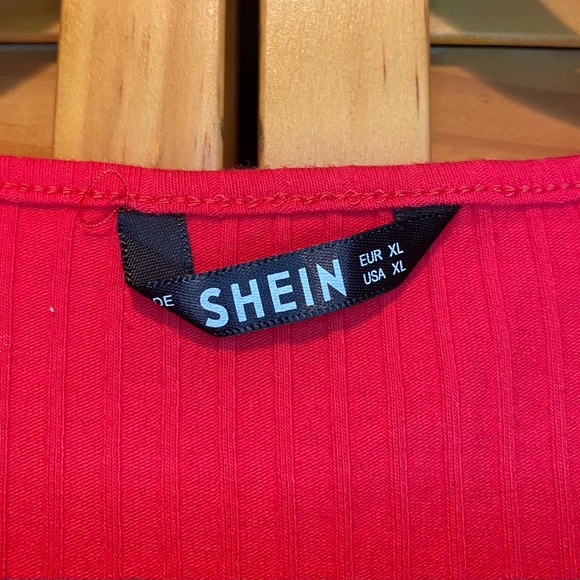 Red Dress - Picture 6 of 7